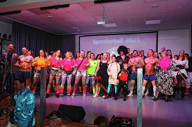 Bild 22: 80 Akteure begeistern beim ausverkauften Sportlerball des SV Rietheim – Die besten Bilder