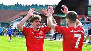 Bild : FC Hochrhein besiegt den VfB Waldshut mit 4:2 – wir haben Fotos!