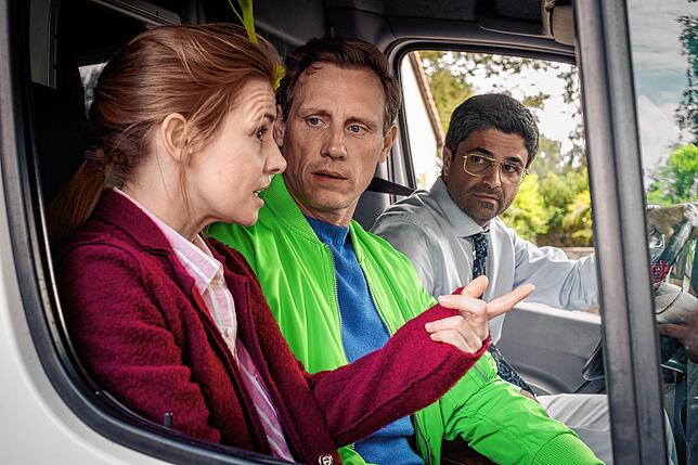 Ein gutes Team: Charlie (Josefine Preuß, von links), Neiss (Patrick Kalupa) und Schmidtke (Maximilian Grill) haben sich einen ...