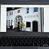 Die digitalen Dienste des Rathauses werden Schritt für Schritt ausgebaut. Analoge Serviceleistungen wird es aber auch weiterhin geben.