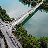Die Fridolinsbrücke aus der Luft: Nadelöhr des grenzüberschreitenden Autoverkehrs ist der Zollübergang Stein-Bad Säckingen.