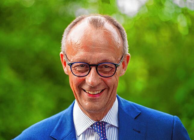 Grund zur Freude dürfte Friedrich Merz haben. Wenn alles nach Plan läuft, wird er Anfang Mai zum Bundeskanzler gewählt.