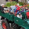 Der Unimog mit gepolsterter Ladefläche war als Sitzplatz für die Ausfahrt bei den Kindern besonders beliebt. Bild: Hans-Jürgen Sackmann