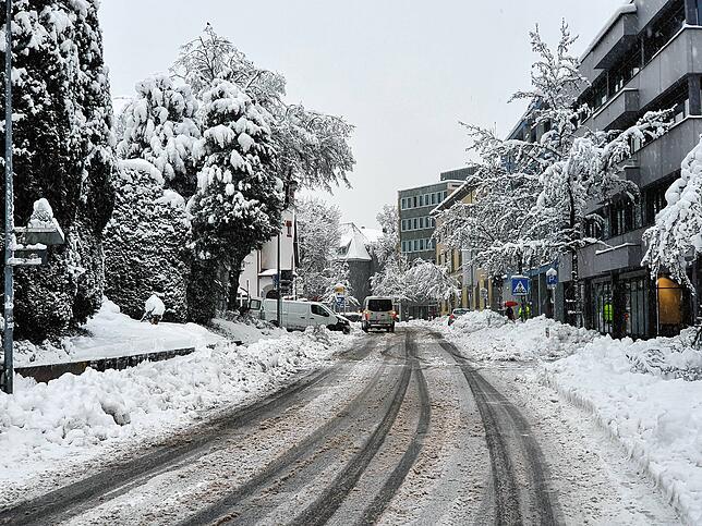 Bild 5: Es hört nicht auf zu schneien: Waldshut versinkt im Schnee