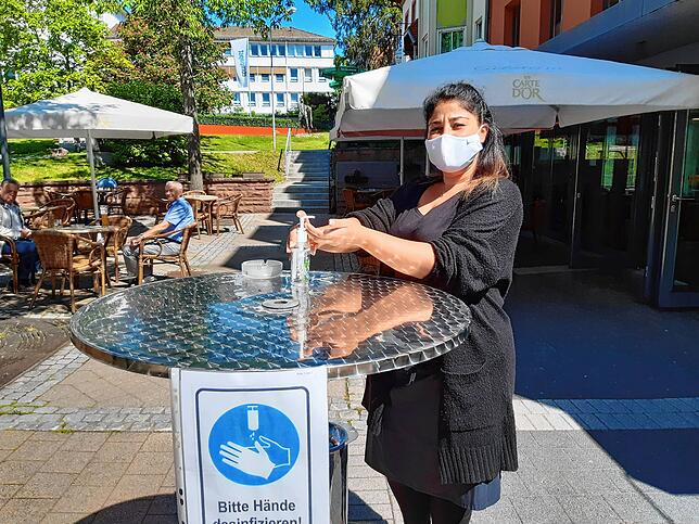 Gamze Celik, Inhaberin des Bistro BM, darf ihre Gaststätte – unter Einhaltung der Vorgaben der Corona-Verordnung – seit ...