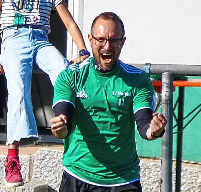 Es läuft: René Grabe ist mit dem SV Rheintal gut gestartet. Nach fünf Spielen steht die Elf mit 10 Punkten auf Rang vier.