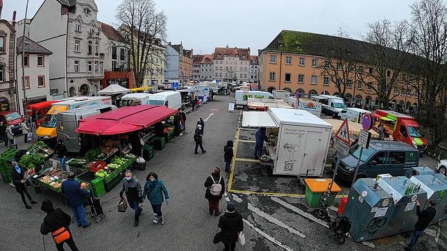 Wegen der Pandemie müssen Standbetreiber mit Einschränkungen auf dem Konstanzer Wochenmarkt leben, jetzt sorgt auch noch die Neuvergabe ...