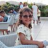 Die siebenjährige Liah kann nur mit einer Spezialbrille nach draußen. Trotz ihrer Einschränkung ist das Mädchen fröhlich und aufgeweckt. ...
