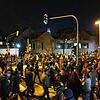 Blick auf die Demo in Ravensburg am Montagabend.