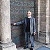 Johannes Bold an der Herz-Jesu-Kirche in Singen, die für ihn wie eine zweite Heimat war und wo er am Sonntag, 15. Mai um 9 Uhr sein 50. ...