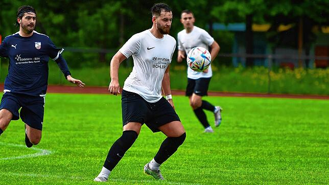 Teufelskerl: Antonio Santoro traf für die SG FC Wehr/Brennet von der Mittellinie und legte später mit seinem zweiten Tor den ...