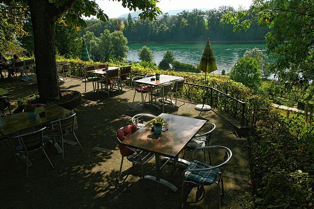 Die Terrasse im Gasthaus Waldheim liegt genau auf der Grenze von Deutschland zur Schweiz.