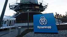 Der 246 Meter hohe Testturm von Thyssenkrupp in Rottweil. Die Firma will dort mit rund 30 Experten neuartige Aufzüge testen und ...