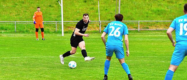 Bild 9: SV Buch besiegt die SG FC Wehr/Brennet mit 1:0 – und wir haben Fotos!