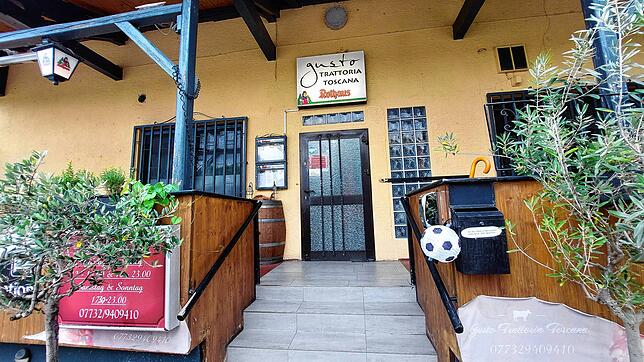 Die Gusto Trattoria Toscana in der Zeppelinstraße verfügt über eine Terrasse und einen Biergarten.