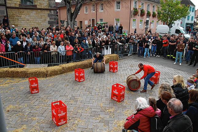 Bild 1: Hier sind die besten Bilder vom Bierfassrollen in Bräunlingen