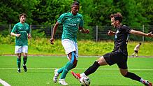 Matchwinner: Akeem Gerspacher (Mitte, gegen Felix Schneiderberger) erzielte den Siegtreffer für den FC Zell im Spitzenspiel gegen ...