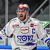 Wild Wings-Kapitän Travis Turnbull jubelt über sein Tor zur 2:1-Führung der Schwenninger in Augsburg. Es war zugleich der 100. ...
