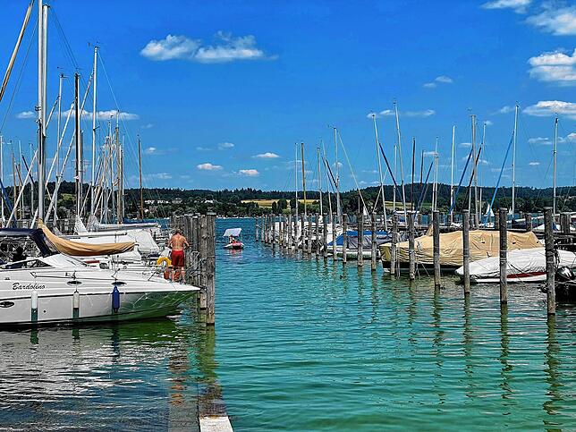 Was wäre eine Insel ohne Yachthafen &ndash; richtig! Keine richtige Insel. Der Yachthafen Herrenbrücke im Norden der Insel liegt ...