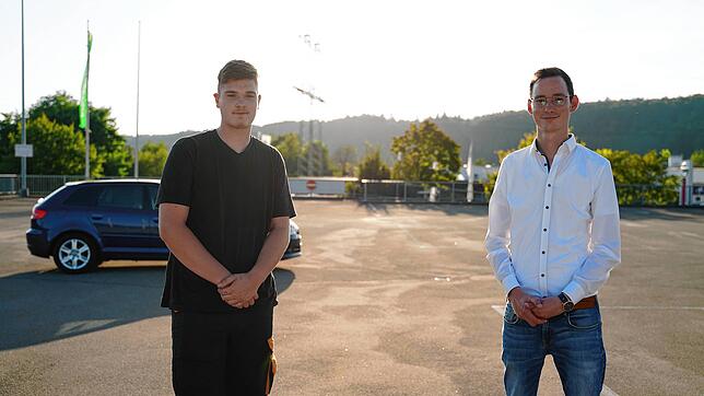 Der Grünen-Kandidatin für die Bundestagswahl Jan-Lukas Schmitt (rechts) traf beim SÜDKURIER-Format &bdquo;Blind Date mit dem ...