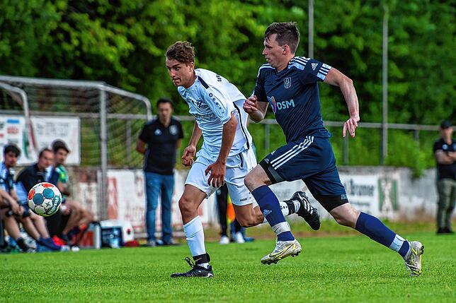 Bild 1: Spvgg. Wutöschingen bezwingt den SV Obersäckingen mit 2:1 &ndash; wir haben Bilder!