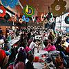 Allüberall in der gut gefüllten Narrenhalle in Gurtweil vergnügte sich der munter-tobende Narrensamen ebenso wie die sich lachend ...