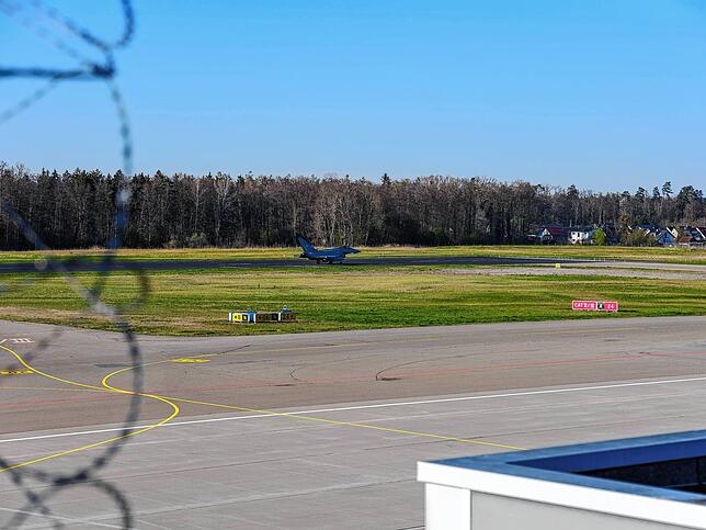 Bild 12: Landung eines Eurofighters am Bodensee Airport: Ein überraschendes Ereignis für alle - Hier die Bilder!