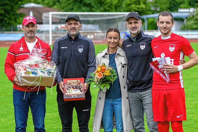 Bild 1: FC Tiengen 08 verabschiedet Trainer Erkan Kanli mit 1:0 gegen den SV Mundingen – wir haben Fotos!