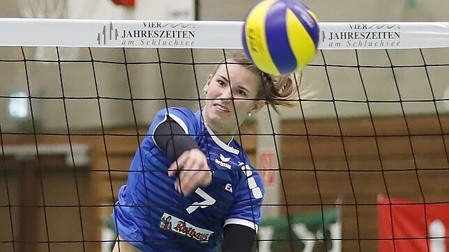 Beim Spiel gegen Stuttgart stand Lisa Spomer in der Villinger Anfangsformation. Sie blieb mit ihren Angriffen aber, ebenso wie ihre ...