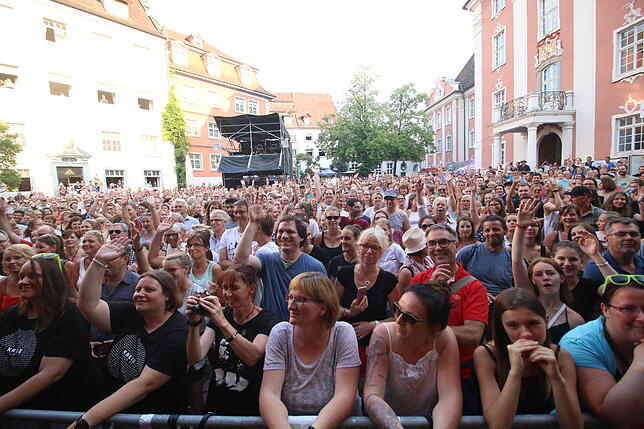Bild 12: Bilder: 2000 Zuschauer bei Doppelkonzert von Johannes Oerding und Glasperlenspiel