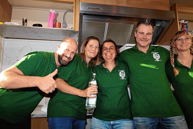 Bild 10: Feiern am Freitag in Dettingen – Hier gibt‘s die besten Bilder vom Dorffest