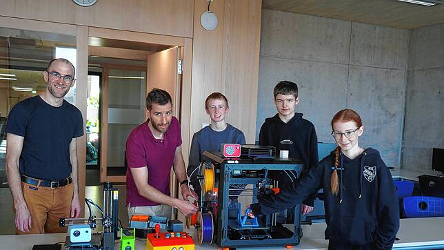 Eigene Ideen können die Schüler des OHG im neuen Makerspace entwickeln. Betreut werden die Schüler von Dennis Wirbser und Sebastian Eisele.