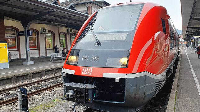 Die Wutachtalbahn, abfahrbereit in Richtung Stühlingen. (Archivbild)