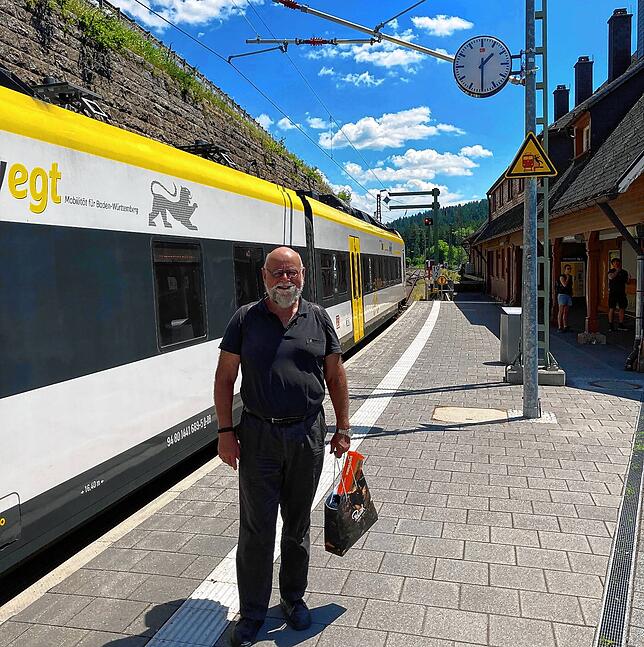 Einen Tag später kommt Joachim Sondermann in Seebrugg an. Hier holt ihn seine Frau mit dem Auto ab.