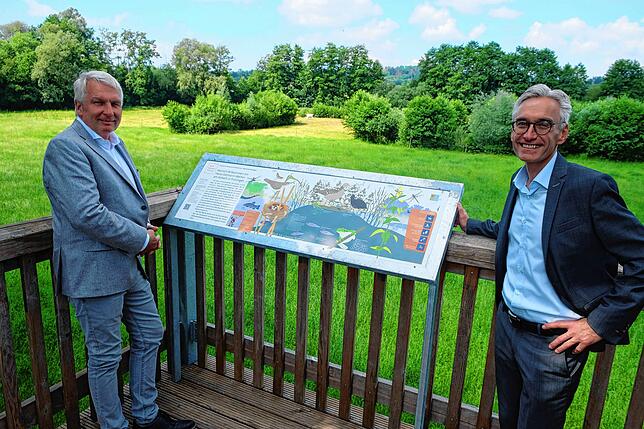 Im Moment kein Wasser weit und breit – und dennoch ein Heinz-Sielmann-Weiher. Von der Beobachtungsplattform blicken Frickingens ...