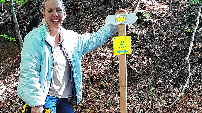 Martina Lüber hält als Wegewartin die Wanderwege in der Gemeinde Görwihl in Schuss.