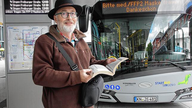 Nahverkehrsexperte Roland Schlatter freut sich, dass der neue Singener Busbahnhof zu einer erheblichen Aufwertung des Singener ÖPNV ...