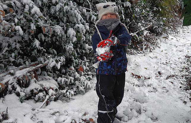 Schnee am 1. Dezember 2020 in Wehr lässt Kinderherzen höher schlagen.