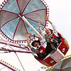 Der Vergnügungspark gehört seit dem Feuerwehrjubiläum 1974 zum festen Volksfestangebot. Die Musiker Markus Kammerer und Tina Armbruster ...