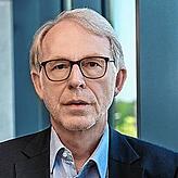 „Das neue Parkhaus Europabrücke wird über die Linie 6 sowie die Linie 4/13 sechsmal in der Stunde an die Innenstadt angebunden. Darüber ...