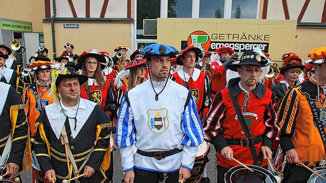 Im Rahmen des Ostracher Dorffestes feiert der Fanfarenzug Ostrach am Sonntag, 31. August, sein 55-jähriges Bestehen. Acht befreundete ...
