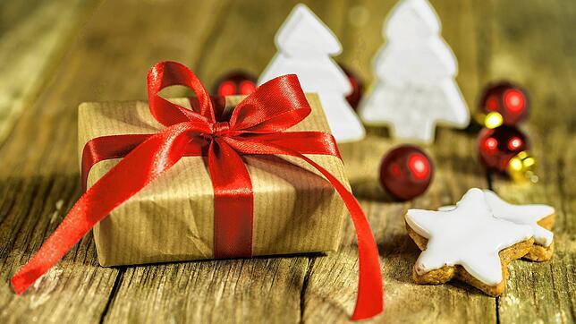 Liebevoll ausgesuchte Weihnachtsgeschenke erfreuen alle &ndash; ob Kinder oder Erwachsene.