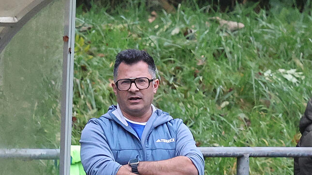 Trainer Alessandro Paolantonio und der SV Orsingen-Nenzingen können jubeln: Das Spiel gegen die SG DJK Konstanz/KN-Egg gewinnen sie 3:1.