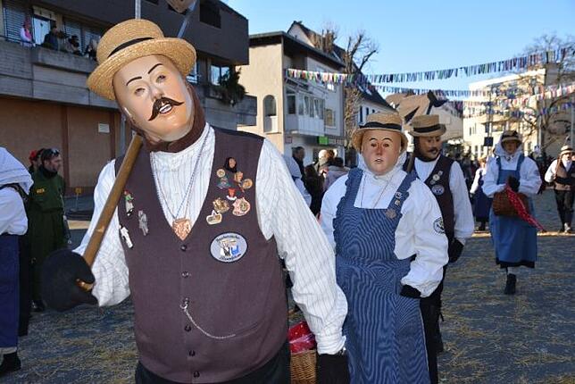 Bild 31: Bilder vom Narrentreffen der Urviecher-Zunft Bad Dürrheim: Großer Festumzug (5)