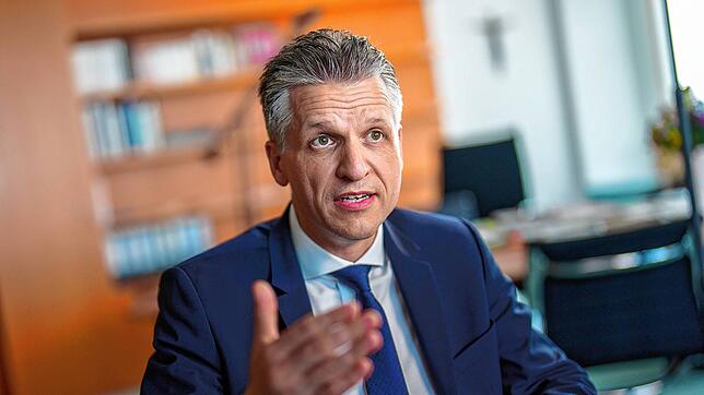 Thorsten Frei, Chef des Bundeskanzleramts und Bundesminister für besondere Aufgaben, aufgenommen bei einem Interview im Juni.