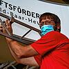 Florian Burgstahler von der Schramberger Messebaufirma 3D.de ist froh darüber, zurück im Messe-Geschäft zu sein: &bdquo;Es kommen jetzt ...