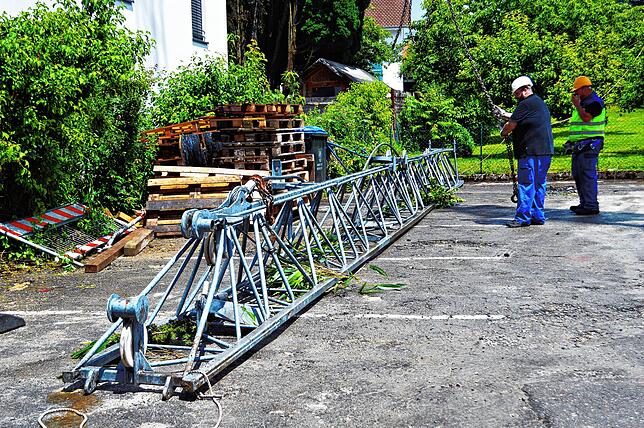 Bild 10: Nach Baukran-Unglück wegen Unwetter: Hier gibt es Bilder und Videos vom Bergungseinsatz