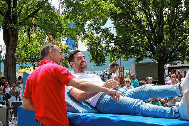 Bild 12: Bilder vom Hafenfest-Sonntag mit Turn-Show, Bürgermeister-Mutprobe und Flohmarkt (1)
