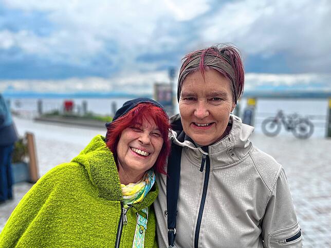 Bärbl Neuendorf (links) und Margot Welsch-Campbell.