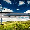 Die Darstellung lässt einen Blick in die künftige Hyperloop-Röhre zu. Im Innern jagt das Fahrzeug durch das Vakuum.